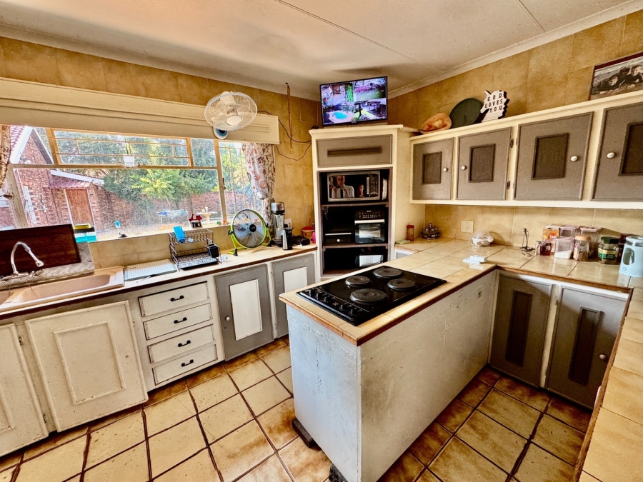 3 Bedroom Property for Sale in Mooivallei Park North West